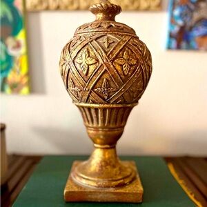 Vintage Sterling Industries gold ceramic vase 💛🌸